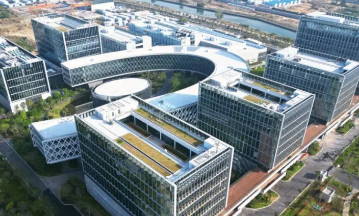 软件研发行业政策法规变化对小程序开发与管理系统定制的影响解读